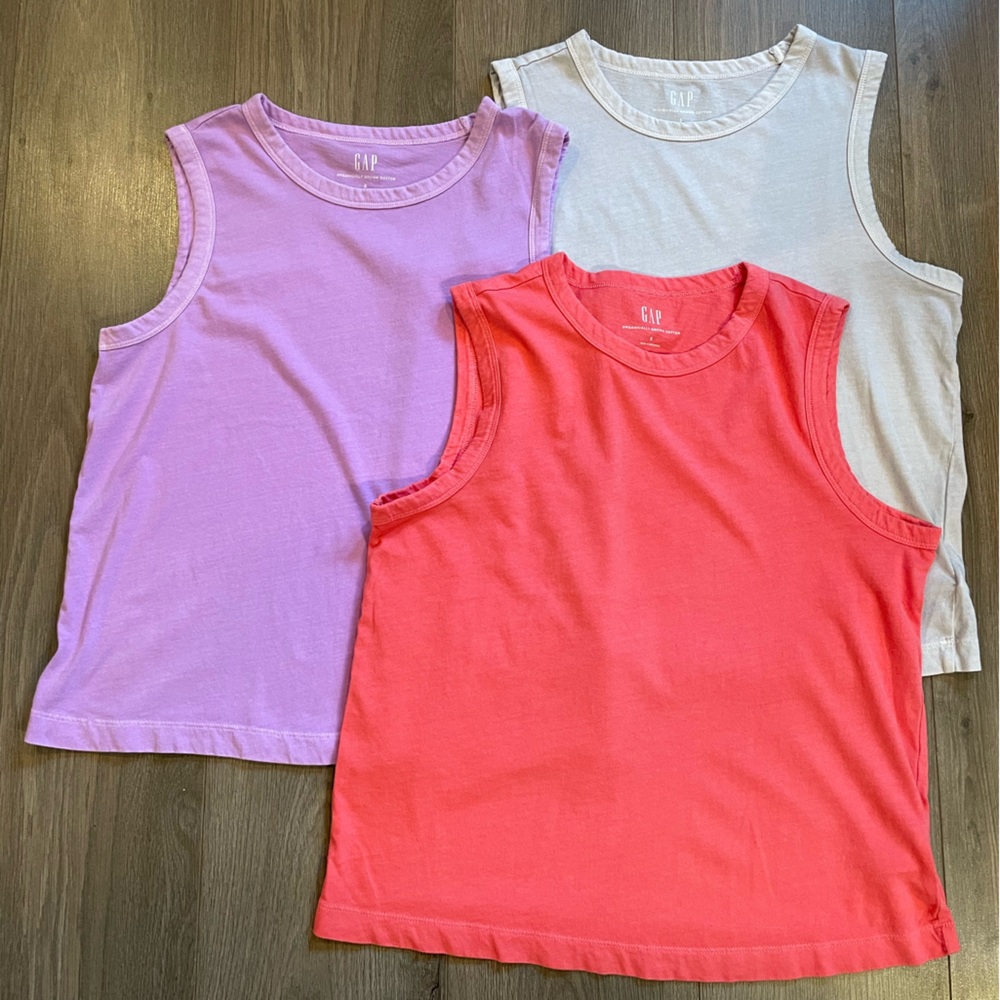 Gap tank tops Size S